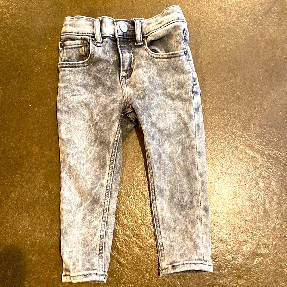 Acid wash skinnies🖤